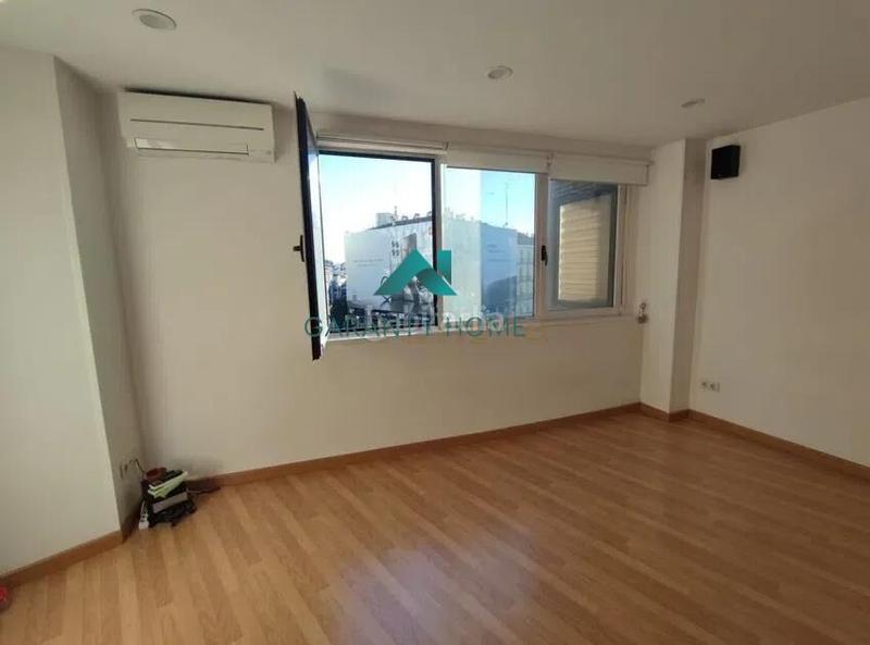 Foto d735df73-55b3-4886-a5fd-491ac0749034. Location bureau avec chauffage dans Colina Madrid