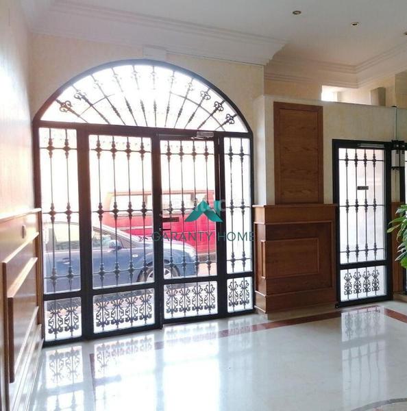 Foto a4fd4d6c-49dc-4809-b5e2-f9e3c53fd088. Piso  en venta en centro ciudad, en Puerto Deportivo Fuengirola