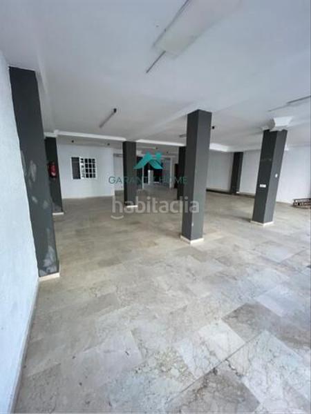 Foto f69044e9-4fa2-4fca-865d-ef984235f884. Rent business premise in Parque Alcosa Sevilla