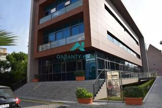 Miete Büro in Sector Sur  - La Palmera - Reina Mercedes. Oficina de alquiler en la palmera  manuel siurot, sevilla