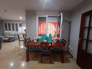 Chalet in El Carmen - La Barrera. Parcela con dos casas, piscina y cochera en venta  zona los pole