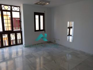 Miete Geschäftsraum in Centro. Local en alquiler 70 m2 en calle jaime, lucena