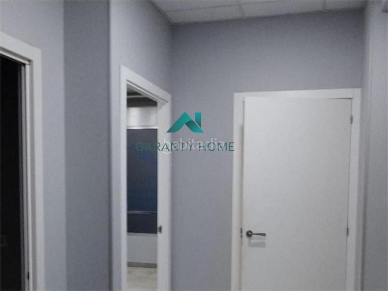 Foto e263b242-8225-41a3-a1c7-28ecd38bc900. Rent business premise in Parque Alcosa Sevilla