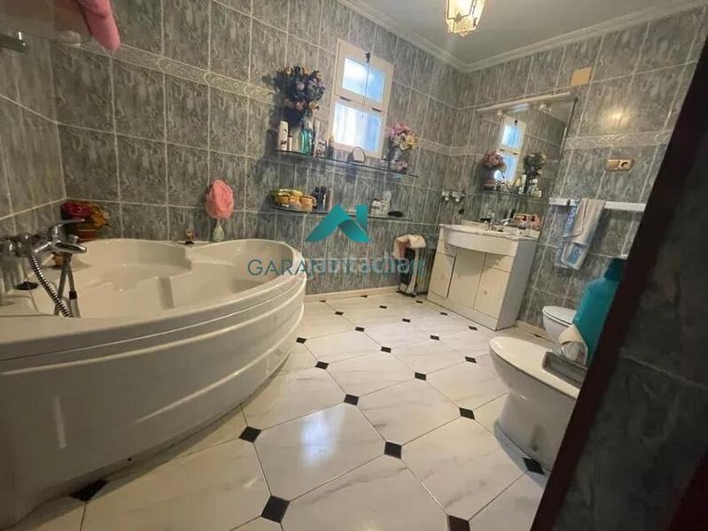 Foto 171dad5c-3bd4-4dc9-afd9-830ec8f2971e. Chalet  en venta en ctra de sevilla ronda sur, en Badajoz