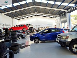 Lloguer Nau industrial a El Palo. Taller mecánico en traspaso en el palo