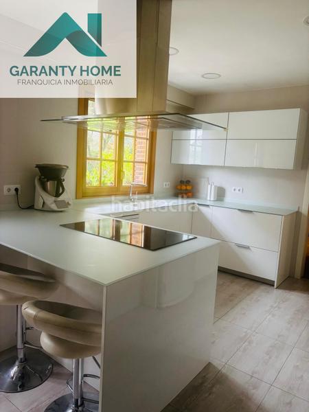 Foto b5d13310-a587-49f7-b517-2a1dbbededf0. Chalet avec chauffage parking piscine dans Montealina Pozuelo de Alarcón