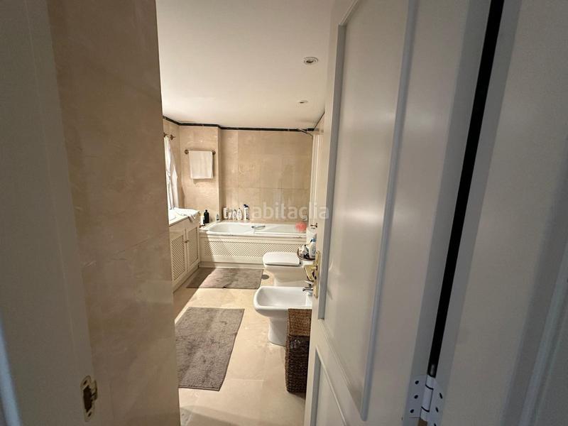 Foto ce0c16a0-cbcf-4fbf-a867-bb6f03d53139. Dúplex amb aparcament piscina a puerto de Sotogrande-la marina Sotogrande