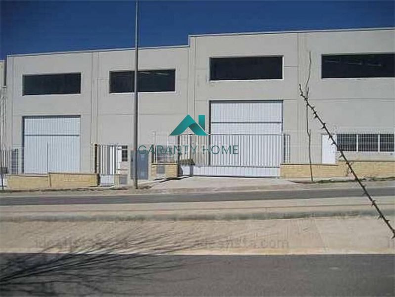 Foto 774193f8-a9db-4010-b320-e10feef770cb. Lloguer nau industrial a Urbanitzacions Tortosa