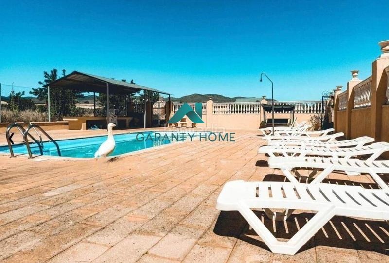 Foto e681d71d-1f0f-4593-ac22-400d4bde88df. Chalet casa en venta en Baza