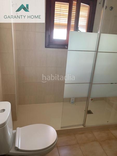 Foto 74f9bc92-4f33-4cc3-a51e-6bd683949f51. Casa a schiera con parcheggio piscina in Paseo Marítimo de Levante Torre del Mar