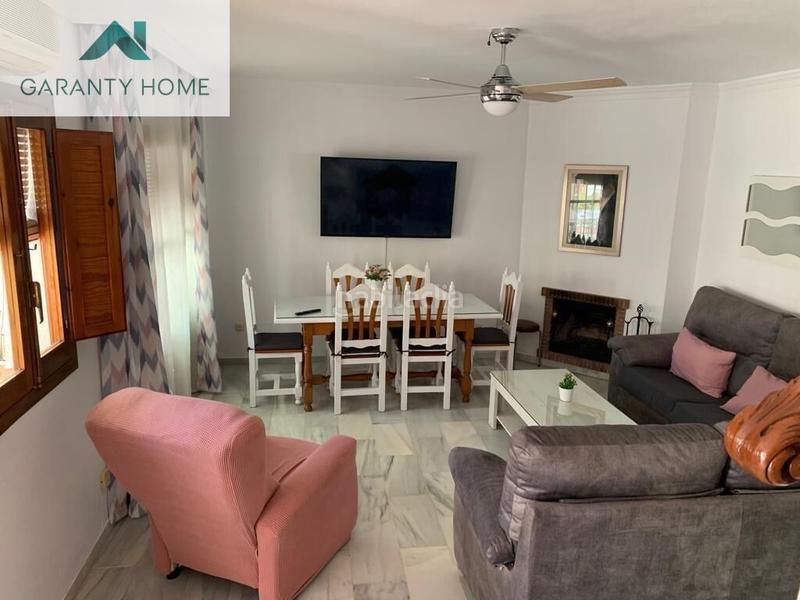 Foto 87d947f3-d44a-46f1-852c-0a639cc896bf. Casa a schiera con parcheggio piscina in Paseo Marítimo de Levante Torre del Mar