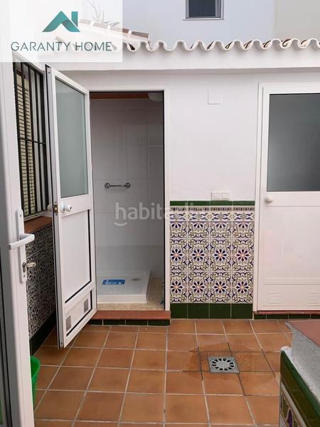 Foto a592f72c-d62f-4f7e-a7f6-c285a874efa4. Casa a schiera con parcheggio piscina in Paseo Marítimo de Levante Torre del Mar