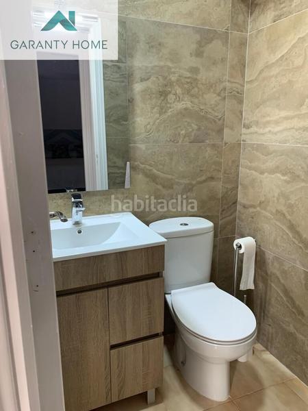 Foto f75804c1-5ff4-4f0c-958a-fa4306d2fd64. Casa a schiera con parcheggio piscina in Paseo Marítimo de Levante Torre del Mar