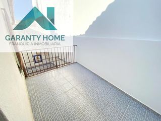 Casa a Torredonjimeno. Casa en torredonjimeno con patio, terraza y tejados renovados