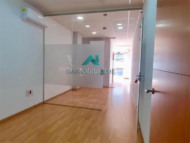 Foto c4f36427-804a-4b97-b46d-85974de9937f. Location local commercial dans San Pablo Sevilla