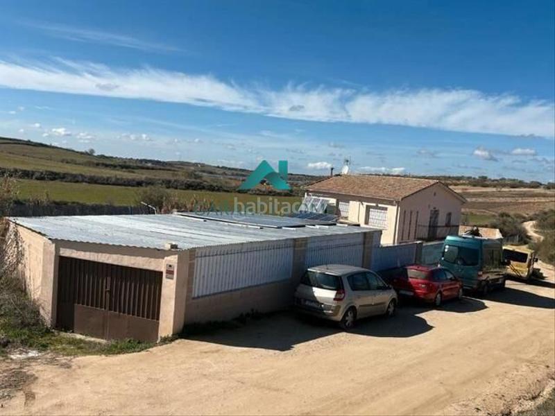 Foto 7738e9d7-af77-4372-81d3-3700f6bc55a3. Masía casa de campo en venta en Carranque