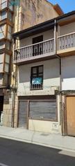 Masia  Calle constitución. Se vende casa con local comercial en ampuero