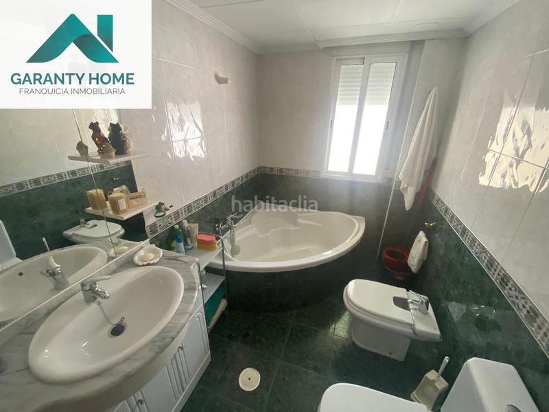 Foto ba747971-5053-425a-9181-c4dadb039205. Casa amb calefacció aparcament a Martos