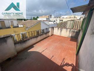 Casa a Torredonjimeno. Casa con gran potencial junto al parque en torredonjimeno