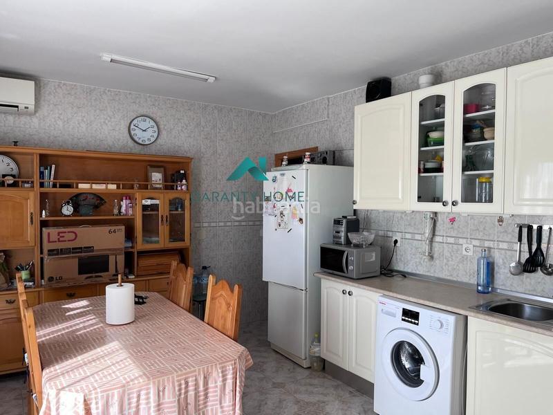 Foto eaf3a9d2-8774-4198-b1a3-9bb447da8bf1. Piso oportunidad ! piso amplio y totalmente amueblado con garaje y ascensor en Madrigalejo