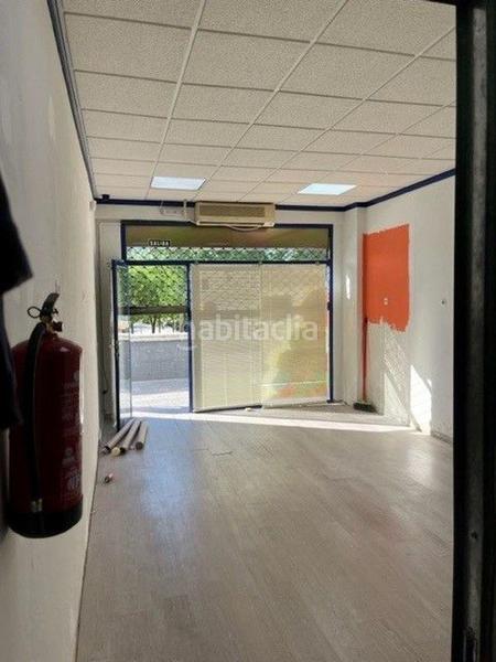 Foto 74afa8c7-d4f2-4f41-8cff-6186cf8a19bc. Alquiler local comercial oportunidad de alquiler guadarrama ! en Móstoles