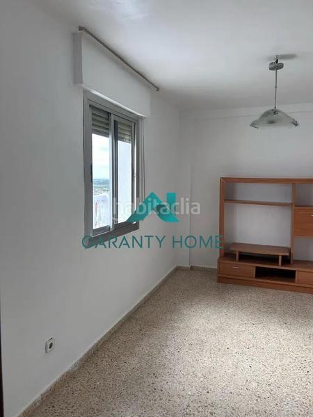 Foto e5608fff-b02f-4b25-8de2-8c30ecf0ac53. Maison avec parking dans jardín Lucena Lucena