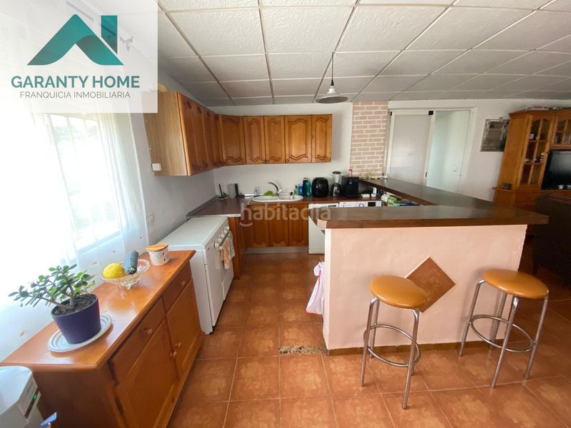 Foto 3ad849b8-f2b7-486e-9972-379a6de3c9f3. Chalet finca con piscina y placas solares en Torredonjimeno
