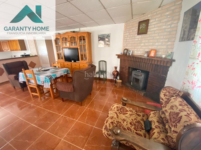 Foto a6cfe5f4-05c1-4ffa-a1a1-65859ee07862. Chalet finca con piscina y placas solares en Torredonjimeno