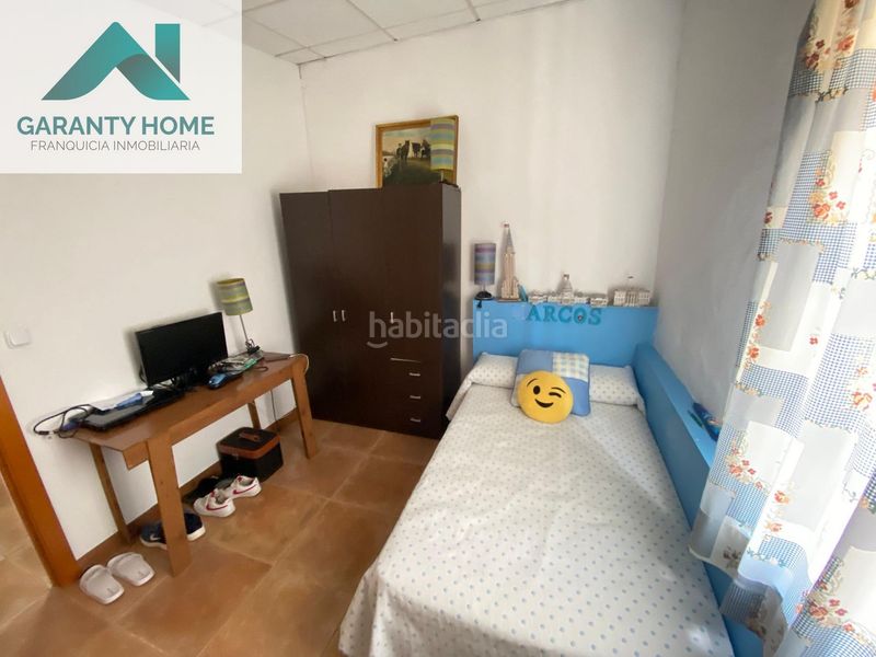 Foto c6d08edc-e158-4e73-a4fd-0d15bf646ea4. Chalet finca con piscina y placas solares en Torredonjimeno