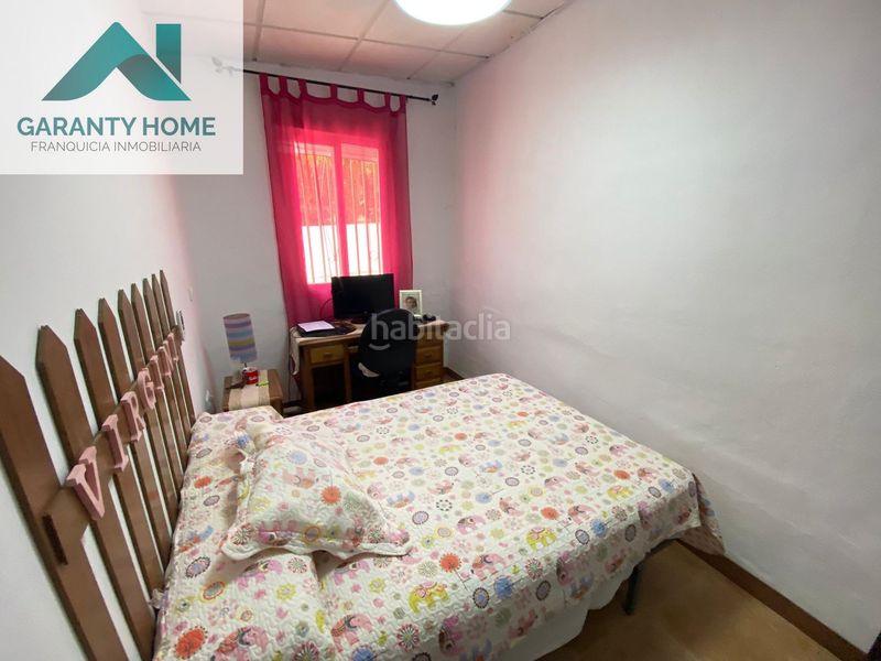 Foto e6a87372-4db0-4c83-b20e-fd9acb554647. Chalet finca con piscina y placas solares en Torredonjimeno