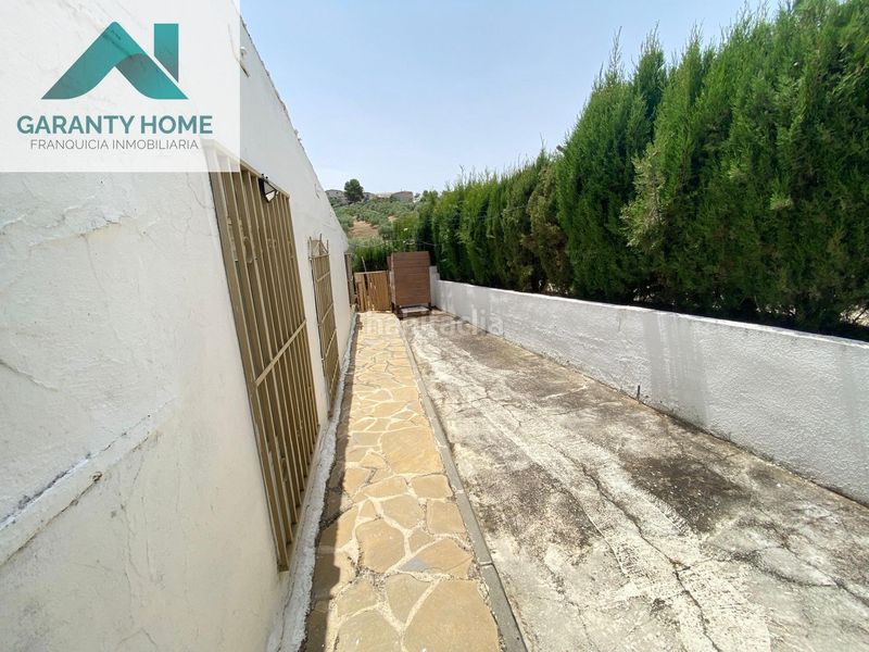 Foto f38a370b-c90f-4ead-8af6-7582c560e207. Chalet finca con piscina y placas solares en Torredonjimeno