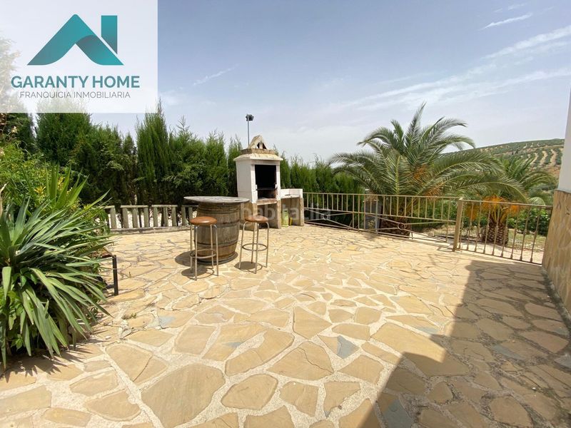 Foto fe232df2-75b5-412b-97a5-348d9c75e3fd. Chalet finca con piscina y placas solares en Torredonjimeno