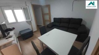 Miete Etagenwohnung in Hospital. Habitaciones en jaén para estudiantes chicas en avenida de andal