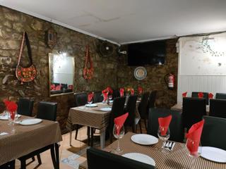 Local Comercial en Antiguo. Se vende restaurante a pleno rendimiento