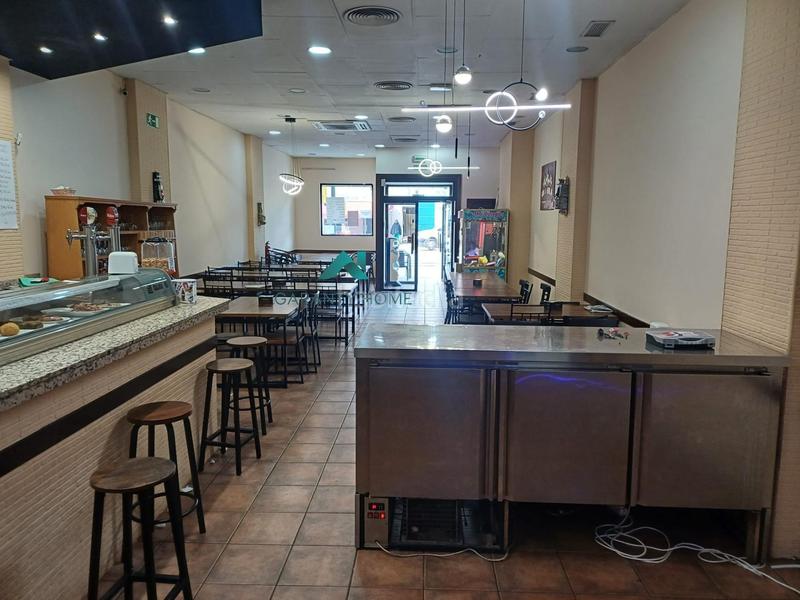 Foto 2c67fcd7-e3e5-4f39-a463-99b867199f93. Alquiler local comercial se traspasa bar zona Santa Isabel! en Zaragoza