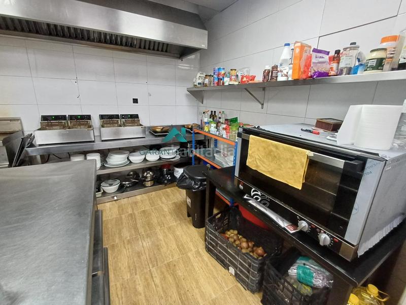 Foto 95efb2b3-427c-4b00-9b90-cd2b2ac74ad9. Alquiler local comercial se traspasa bar zona Santa Isabel! en Zaragoza