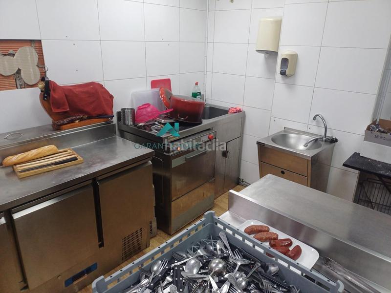 Foto d7836758-c1b9-4a3f-9933-58b7b8d19656. Alquiler local comercial se traspasa bar zona Santa Isabel! en Zaragoza