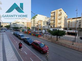 Pis a Martos. Piso con ascensor en pleno centro de martos  3 habitaciones, 3 t