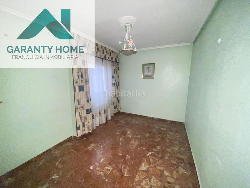 Foto 3c87d769-ec0d-442d-8080-9650d11b0a04. Piso  con ascensor en pleno centro 3 habitaciones, 3 trasteros y solo 95.000 en Martos
