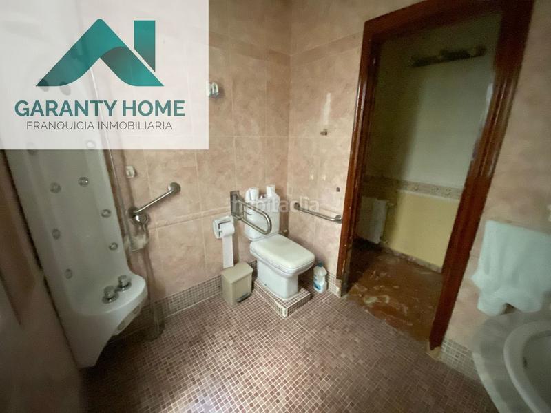 Foto 41a327e2-2d9b-4c1b-894a-3faaa1b9ff4a. Piso  con ascensor en pleno centro 3 habitaciones, 3 trasteros y solo 95.000 en Martos