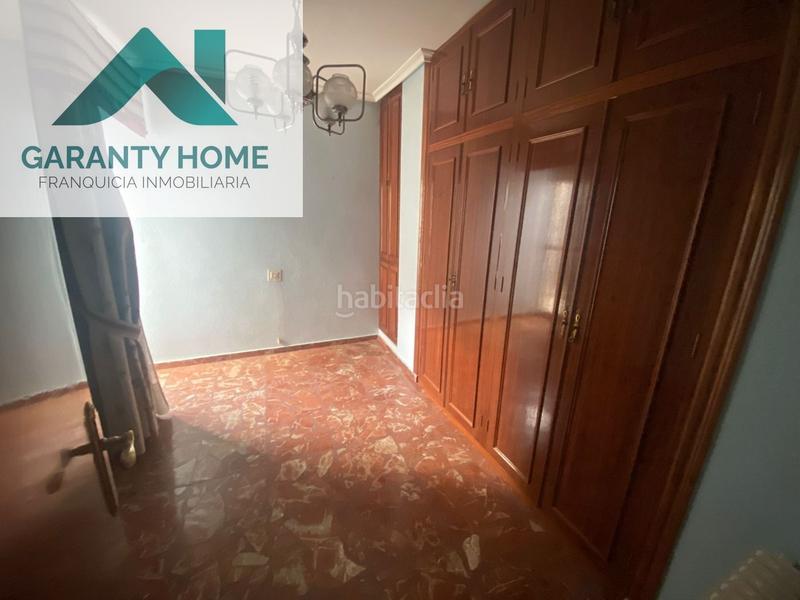 Foto b85cc09c-30e4-48fe-bfb8-38d03b27893f. Piso  con ascensor en pleno centro 3 habitaciones, 3 trasteros y solo 95.000 en Martos