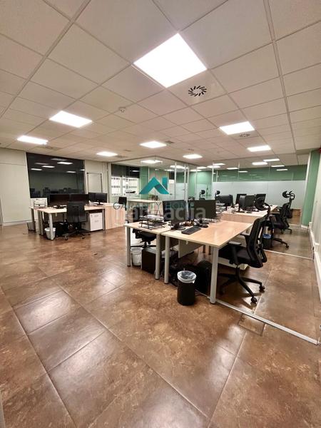 Foto aa047db6-407c-43b3-a74b-aa48b224a9d7. Ufficio con parcheggio in Simancas Madrid