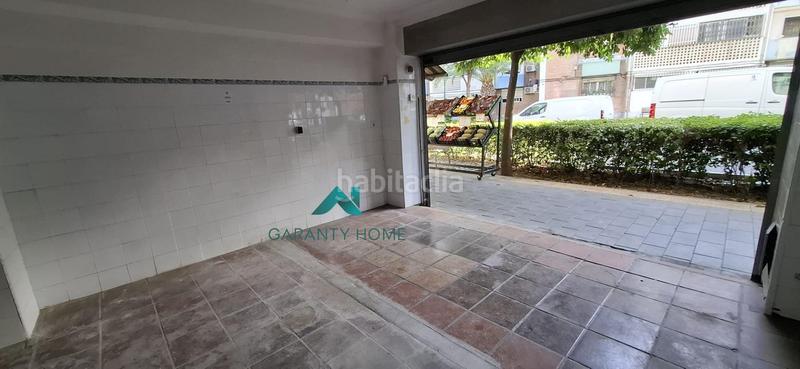 Foto 1818c585-955e-480e-b0ac-04a639fd5393. Alquiler local comercial local de alquiler en huerta santa teresa, en Sevilla