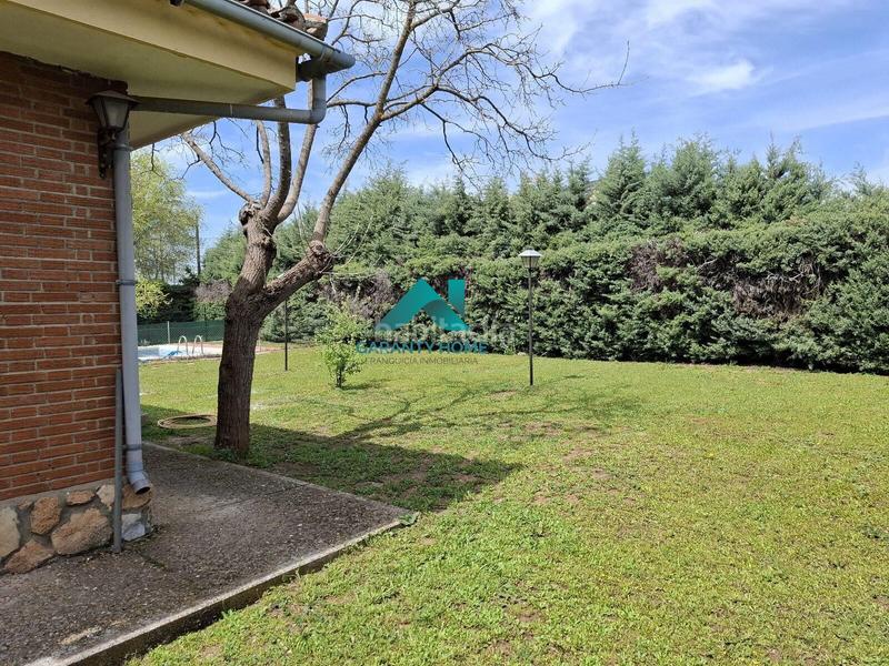 Foto 2f06ec0b-5ae9-4ea6-8869-bb0e160147a9. Casa con riscaldamento parcheggio piscina in Villar del Olmo