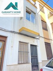 Casa a Martos. Casa en martos para reforma integral con terraza y patio
