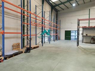 Nau industrial  Calle calle del henares, 41. Nave industrial en venta en velilla de san antonio  lista para e