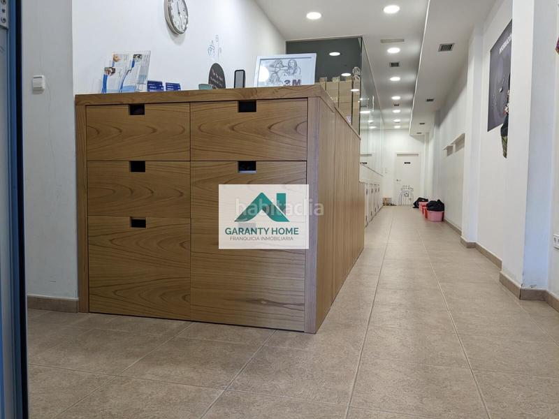 Foto 3b692988-17ef-4352-8384-1f7f865dc176. Local comercial se vende local comercial de gran tamaño y alto potencial en a coruña. en Coruña (A)