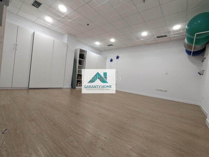 Foto 6178e2b7-548b-4ae9-886e-56db82a120fe. Local comercial se vende local comercial de gran tamaño y alto potencial en a coruña. en Coruña (A)