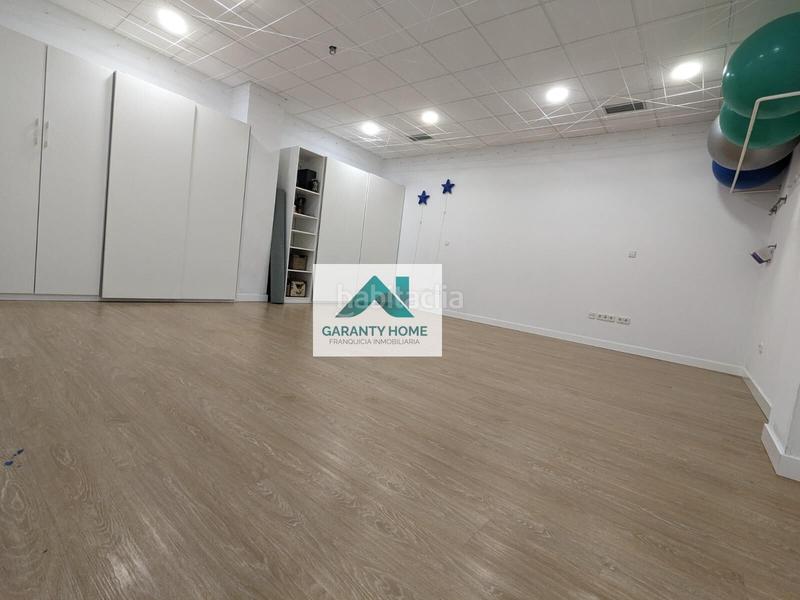 Foto b8ff462a-1a5a-4a08-89a3-31a395312f81. Local comercial se vende local comercial de gran tamaño y alto potencial en a coruña. en Coruña (A)