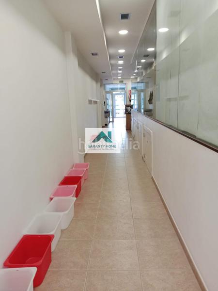 Foto de04fabd-d4dd-4c82-997e-c9c7521d3713. Local comercial se vende local comercial de gran tamaño y alto potencial en a coruña. en Coruña (A)